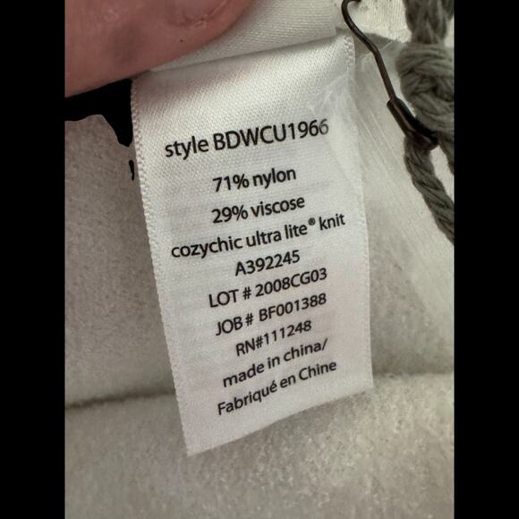 Barefoot‎ Dreams CozyChic Ultra Lite Ocean Breeze Poncho Waterfall One Size NWT - Picture 14 of 15